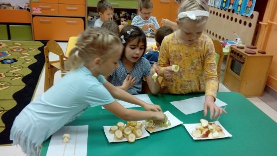  Grafika #4: Owocowy Dzień Chłopca w grupie "0"b