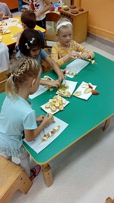  Grafika #7: Owocowy Dzień Chłopca w grupie "0"b