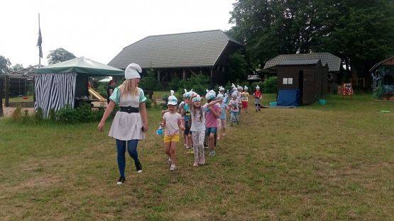  Grafika #1: SMERFNA PRZYGODA- GRĄBKOWO