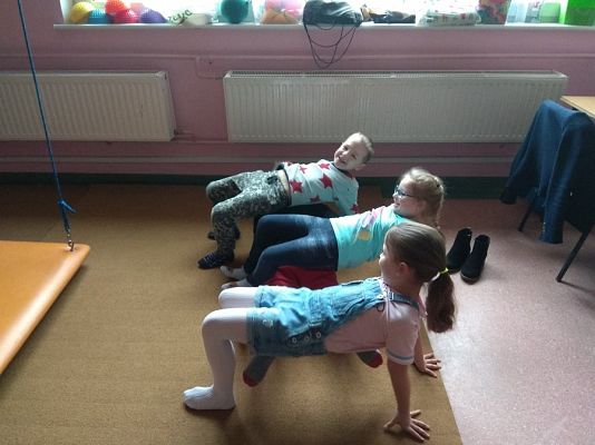  Grafika #5: Zajęcia z integracji sensorycznej w grupie 0b w ramach projektu Przedszkole z Klasą