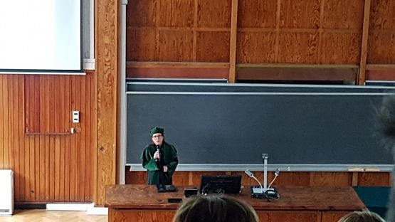  Grafika #6: Uniwersytet Młodego Chemika