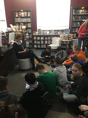  Grafika #1: Klasa Va w Bibliotece Miejskiej w Lęborku.