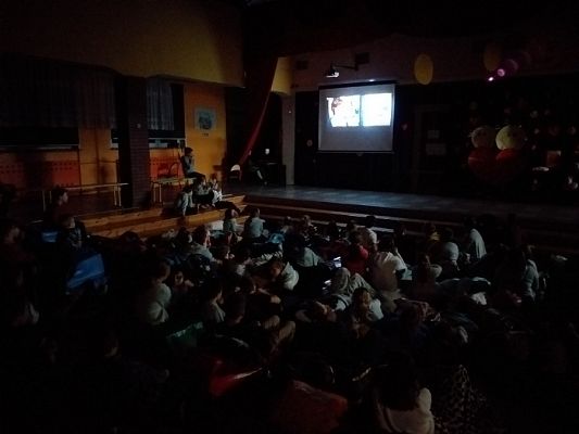 Grafika #0: Popołudnie z filmem