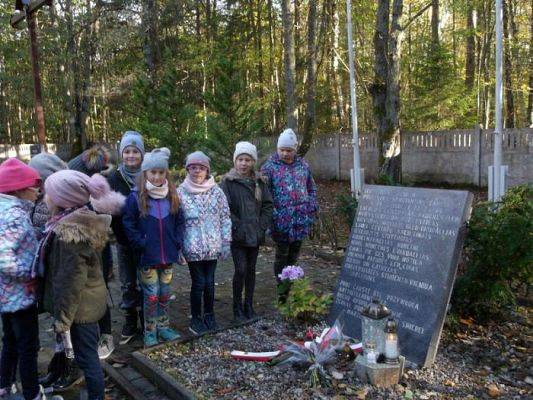  Grafika #2: Pamięci ofiar Marszu Śmierci w Krępie Kaszubskiej