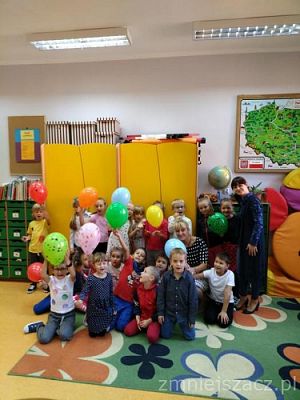  Grafika #0: Międzynarodowy Dzień Kropki