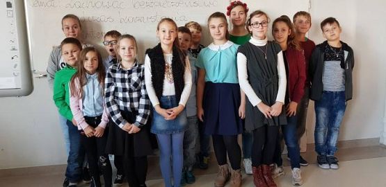  Grafika #4: Eliminacje szkolne Powiatowego Konkursu Recytatorskiego Polskiej Poezji Patriotycznej