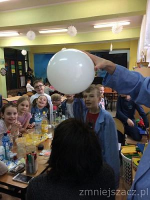  Grafika #4: ,,Doświadczenia dla najmłodszych’’