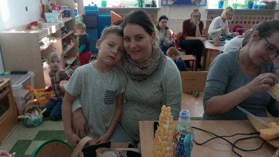  Grafika #13: Zajęcia otwarte - wspólne wykonywanie ozdób świątecznych.