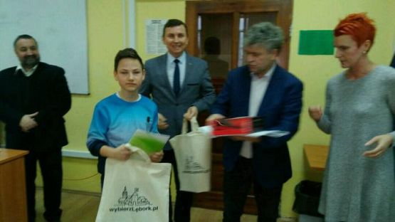  Grafika #1: Sukcesy naszych uczniów w Powiatowym Konkursie "Każdy budować może"