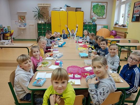  Grafika #1: Śniadanie integracyjne klas I