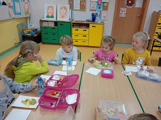  Grafika #3: Śniadanie integracyjne klas I