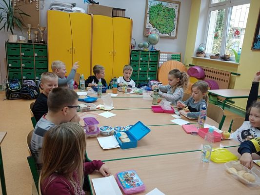  Grafika #6: Śniadanie integracyjne klas I