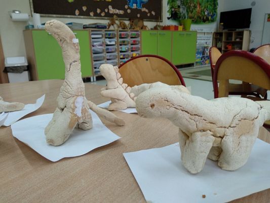  Grafika #2: Dinozaury