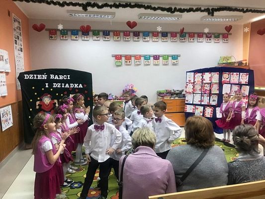  Grafika #3: PAMIĘTAMY O NASZYCH DZIADKACH…