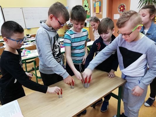  Grafika #0: DOŚWIADCZENIA Z MAGNESEM W IIIA i IIIB