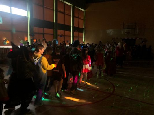 Grafika #8: Bal karnawałowy klasy 0-3