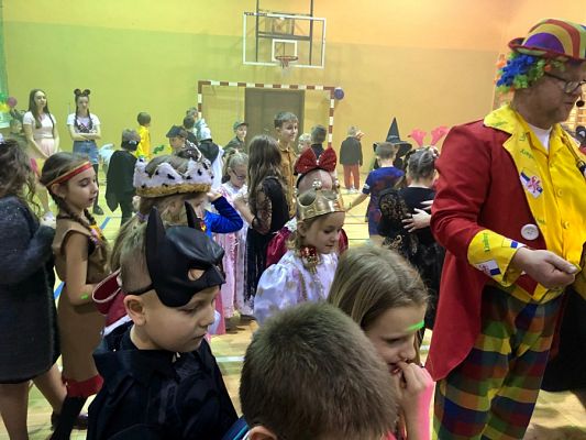 Grafika #0: Bal karnawałowy klasy 0-3