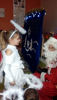  Grafika #4: Jasełka oraz spotkanie z Mikołajem w grupie 0 "b"