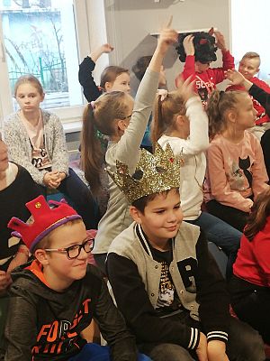  Grafika #9: Klasa 3 b na warsztatach aktorsko-lalkarskich "Wokół szopki"