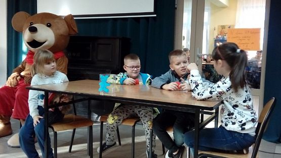 Grafika #6: Dzień Pluszowego Misia