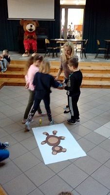 Grafika #9: Dzień Pluszowego Misia