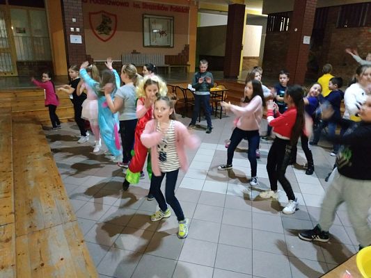  Grafika #0: Zabawa andrzejkowa