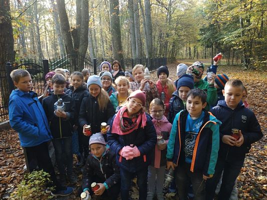 Grafika #0: Uczniowie 3 a wzięli udział w akcji #Szkoła pamięta