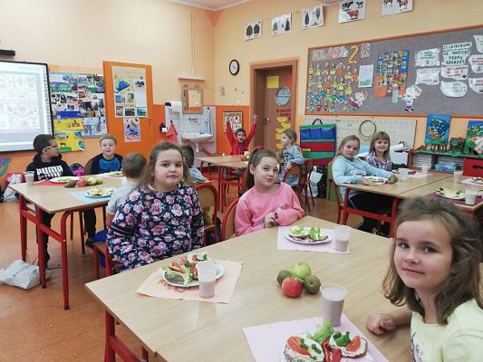  Grafika #2: Zdrowe drugie śniadanie:-))