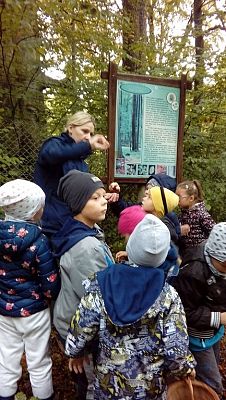  Grafika #7: Wycieczka grupy 0 a i 0 b do lasu