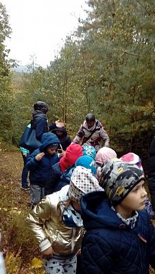  Grafika #16: Wycieczka grupy 0 a i 0 b do lasu