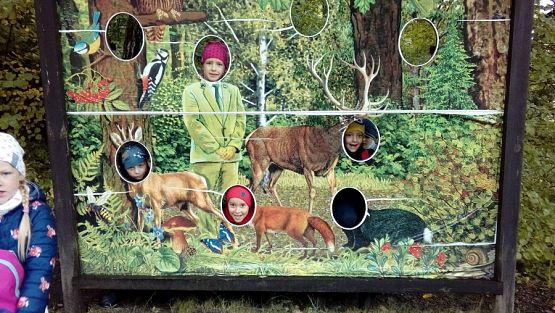  Grafika #28: Wycieczka grupy 0 a i 0 b do lasu