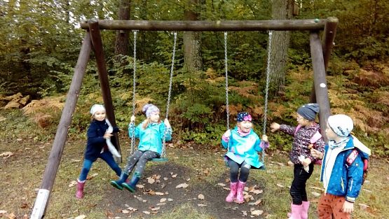  Grafika #39: Wycieczka grupy 0 a i 0 b do lasu