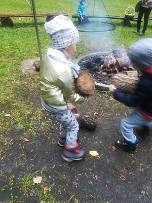  Grafika #45: Wycieczka grupy 0 a i 0 b do lasu