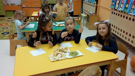 Grafika #2: Owocowy Dzień Chłopca w grupie "0"b