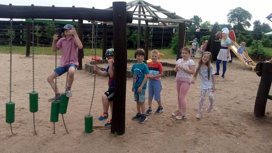  Grafika #24: SMERFNA PRZYGODA- GRĄBKOWO