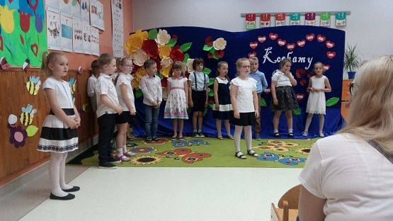  Grafika #4: DZIEŃ MAMY I TATY W GRUPIE 0 B