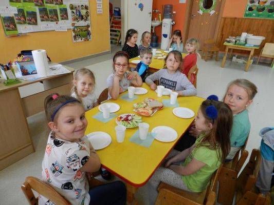  Grafika #8: Zdrowo – kolorowo w grupie ,,0’’ b !!