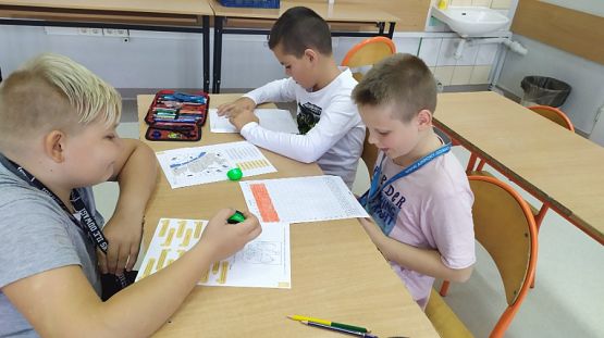  Grafika #8: Klasa 4a promuje patriotyczne postawy poprzez udział w kampanii BohaterOn