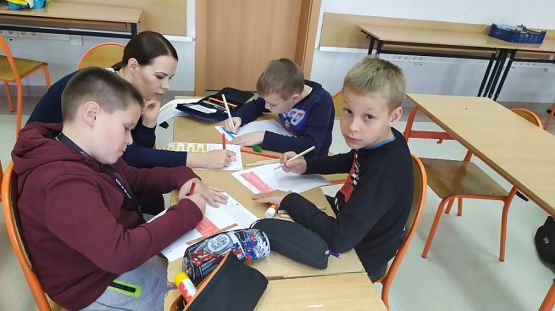  Grafika #3: Klasa 4a promuje patriotyczne postawy poprzez udział w kampanii BohaterOn