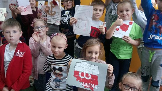  Grafika #2: Klasa I B włączyła się w akację BohaterON