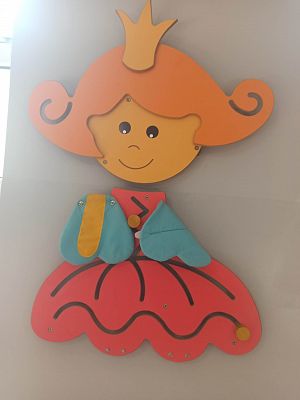 manualna zabawka księżniczka