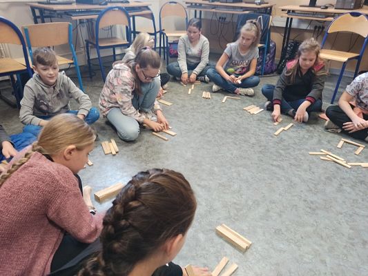  Grafika #10: Kółka z informatyki w ramach projektu Centrum Mistrzostwa Informatycznego