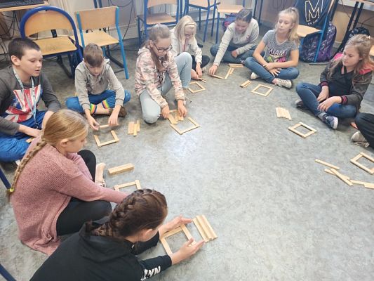  Grafika #12: Kółka z informatyki w ramach projektu Centrum Mistrzostwa Informatycznego