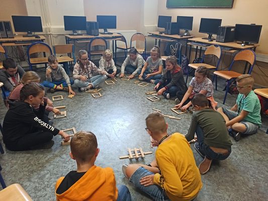  Grafika #14: Kółka z informatyki w ramach projektu Centrum Mistrzostwa Informatycznego