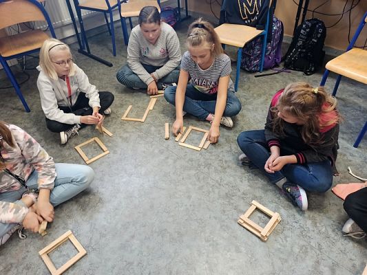  Grafika #16: Kółka z informatyki w ramach projektu Centrum Mistrzostwa Informatycznego