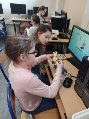  Grafika #2: Nauka programowania robotów dla dzieci "MAŁY KONSTRUKTOR"