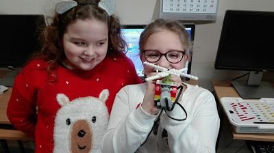  Grafika #0: Klasa 2a buduje i programuje