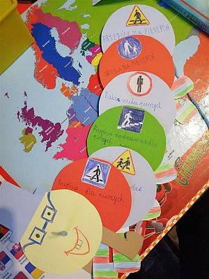  Grafika #5: Stonoga do nauki znaków drogowych - klasy 4