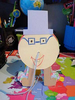  Grafika #3: Stonoga do nauki znaków drogowych - klasy 4