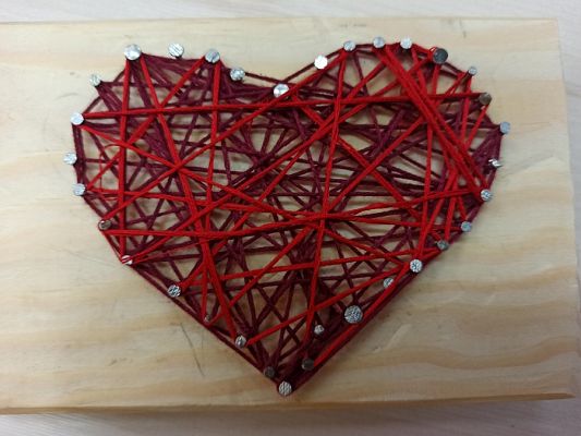  Grafika #15: Obrazki z gwoździ i sznurka